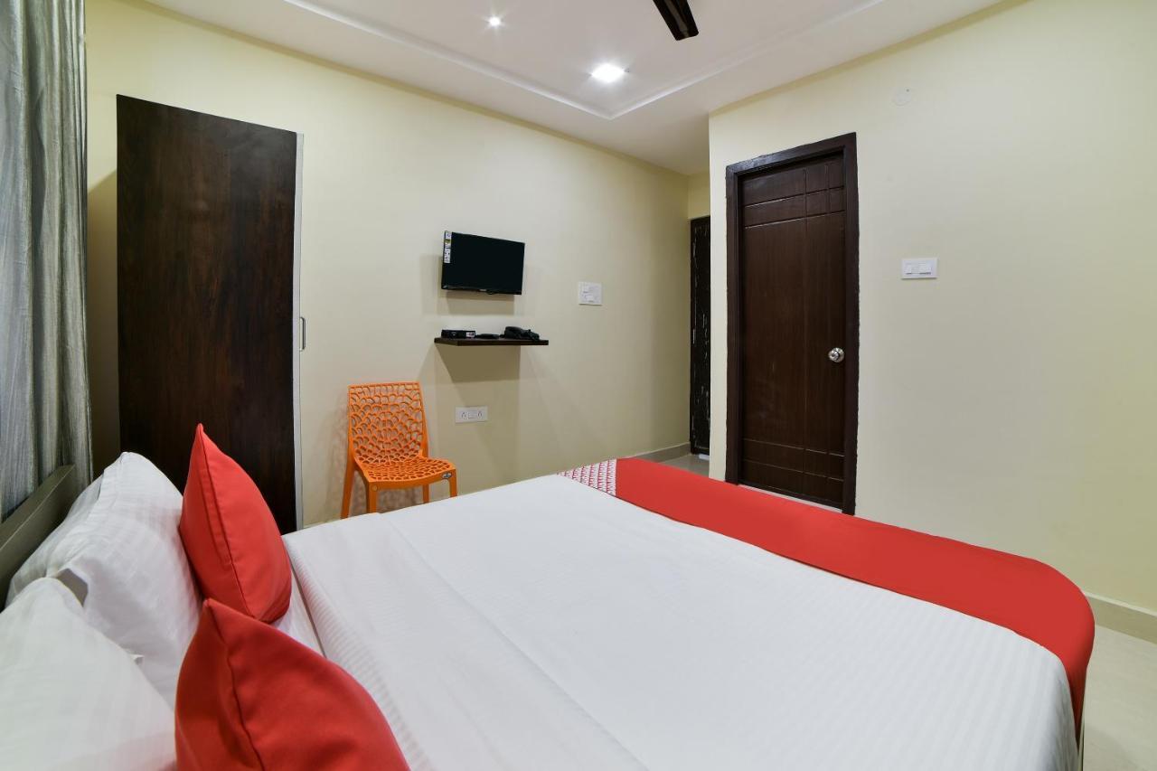 Hotel Oyo 16606 Iconic Living Hyderabad Exterior foto